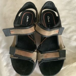 Mens Clark’s sandals Wave 2.0 Jump sz 11 Olive Nubuck Velcro adjustable straps